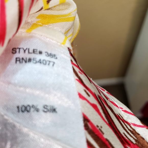 CAbi Silk Sleeveless Button Down Top Sz M - Picture 13 of 16